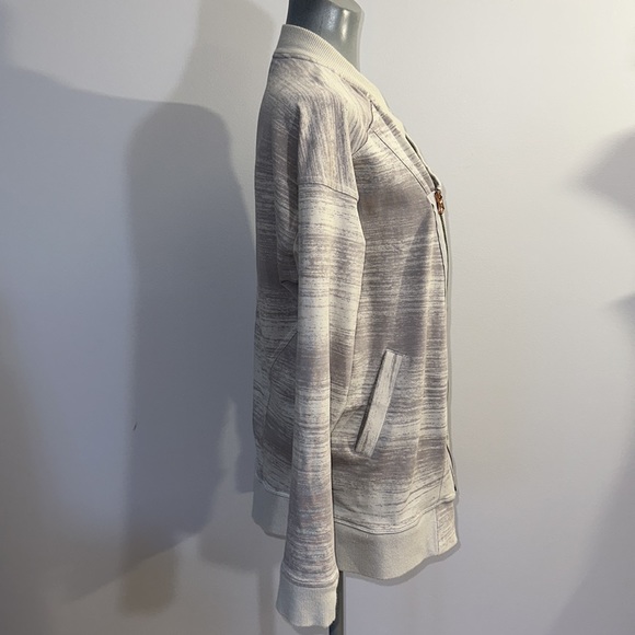 Lululemon Mula Bundle Wrap - Picture 7 of 17